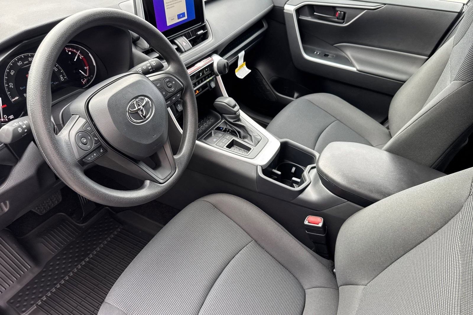 2025 Toyota RAV4 LE photo 4