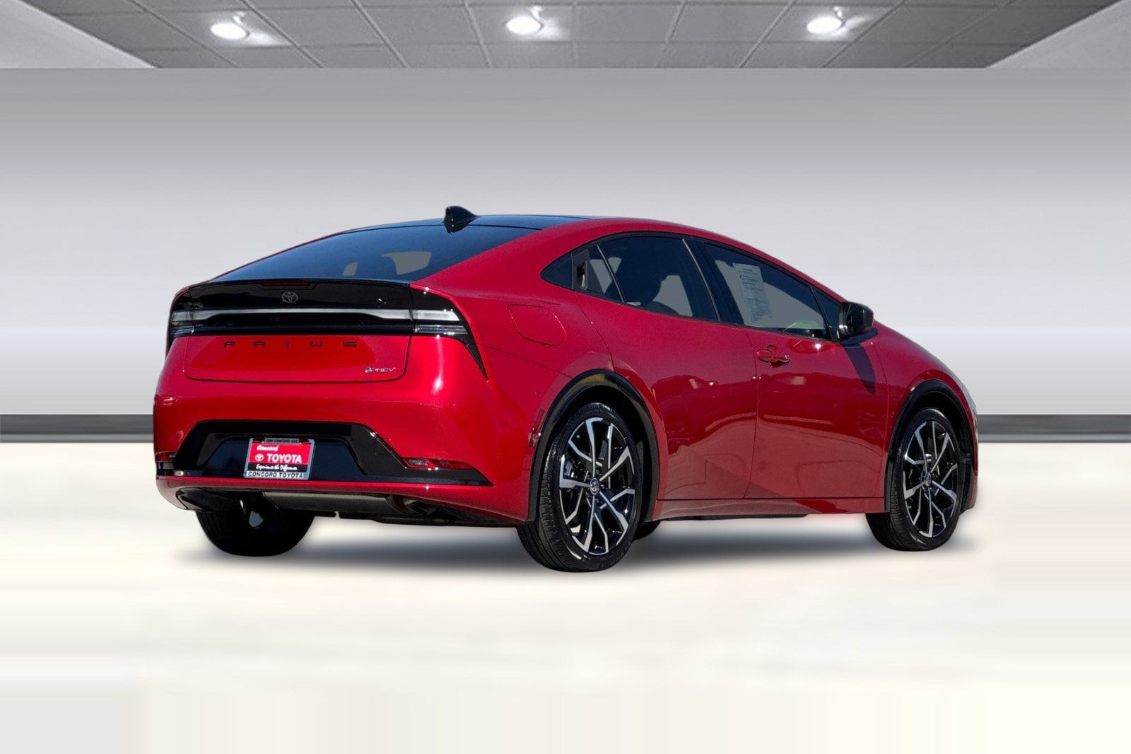 2025 Toyota Prius Plug-in Hybrid XSE Premium photo 2