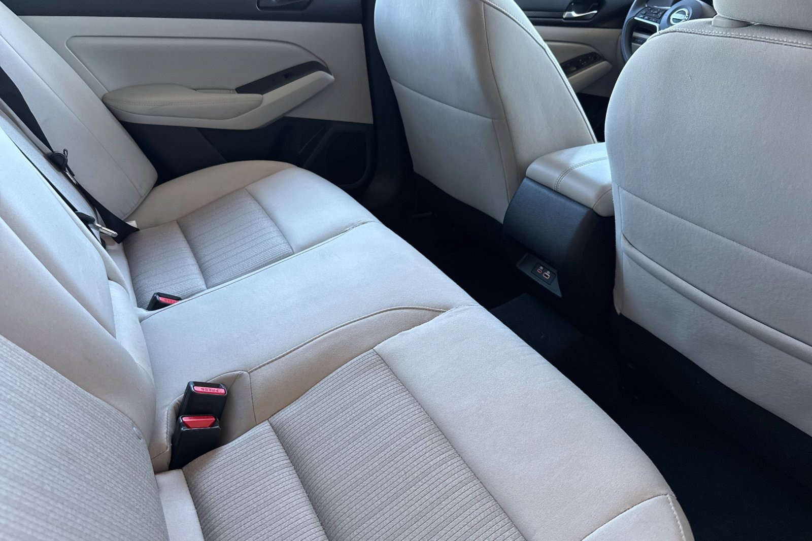 2025 Nissan Altima SV - Photo 32