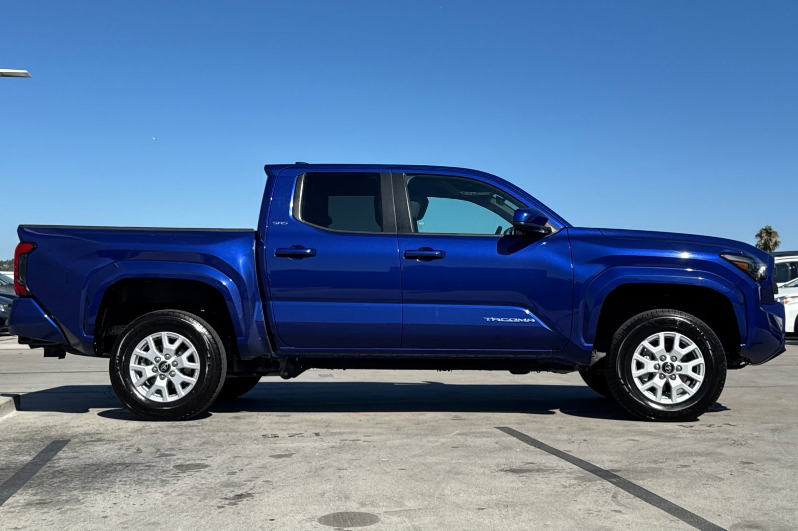 2024 Toyota Tacoma SR5 photo 2