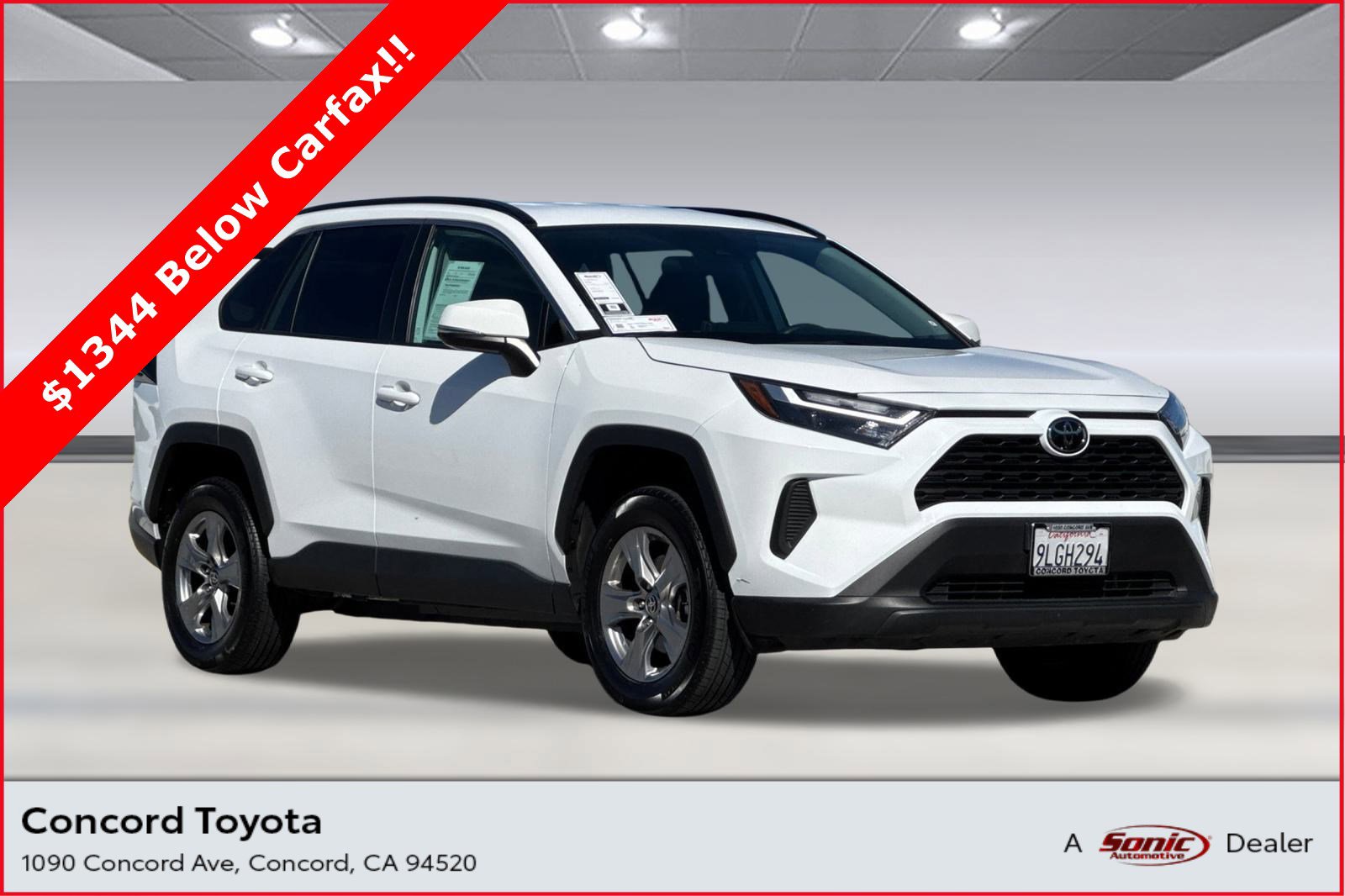 2024 Toyota RAV4 XLE's photo