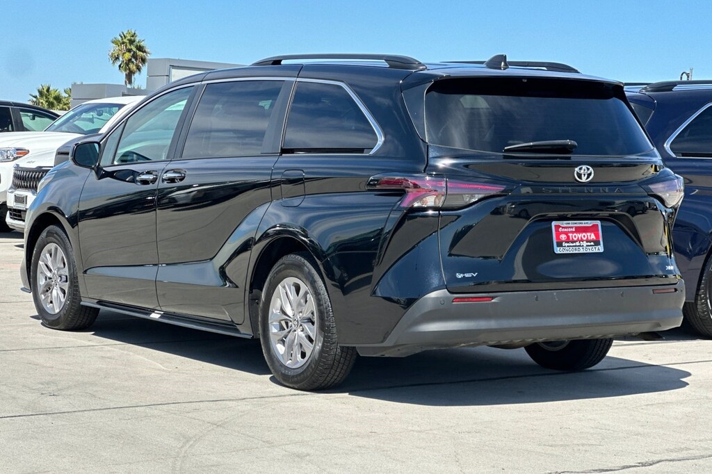 Used 2026 Toyota Sienna XLE Van Passenger Van