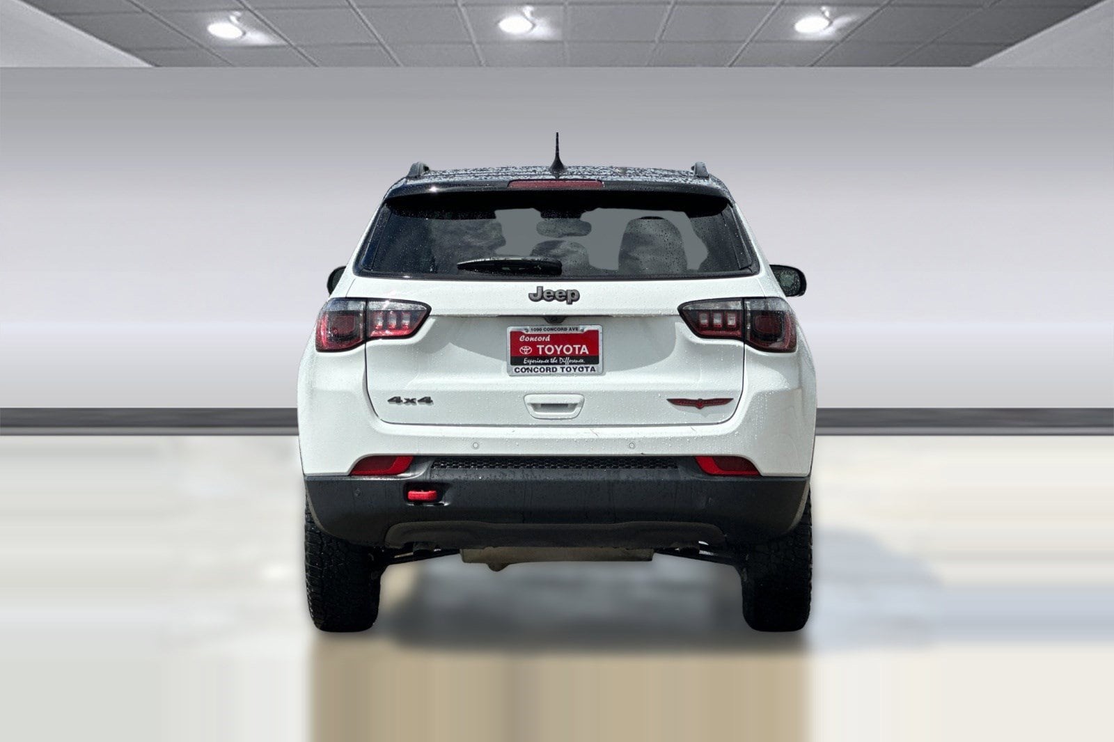 2025 Jeep Compass Trailhawk photo 3