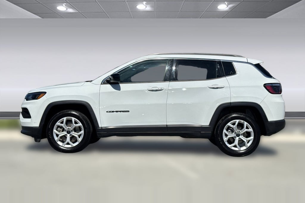 Used 2025 Jeep Compass Latitude SUV