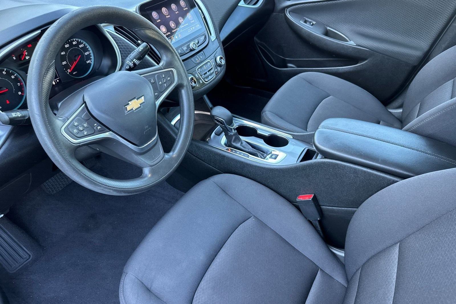 2023 Chevrolet Malibu 1LT photo 4
