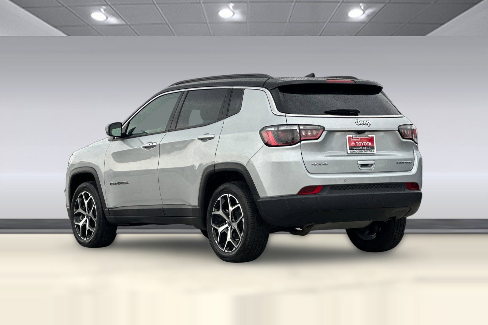 2025 Jeep Compass Limited photo 3