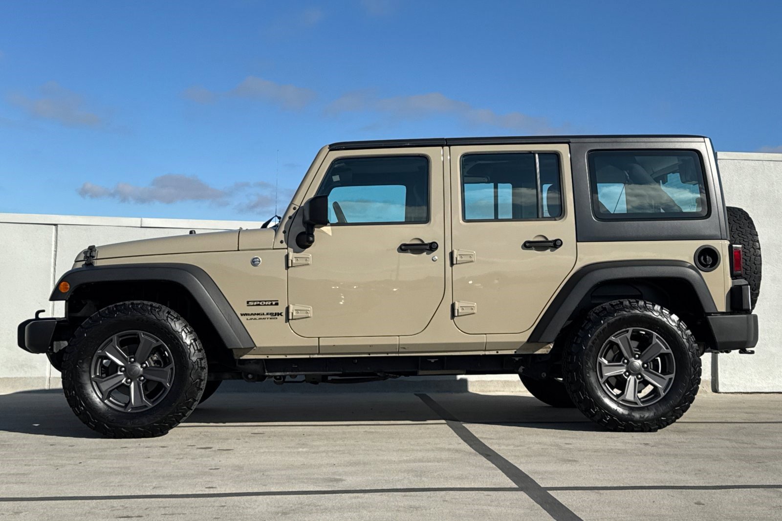 2018 Jeep Wrangler Unlimited Sport photo 2