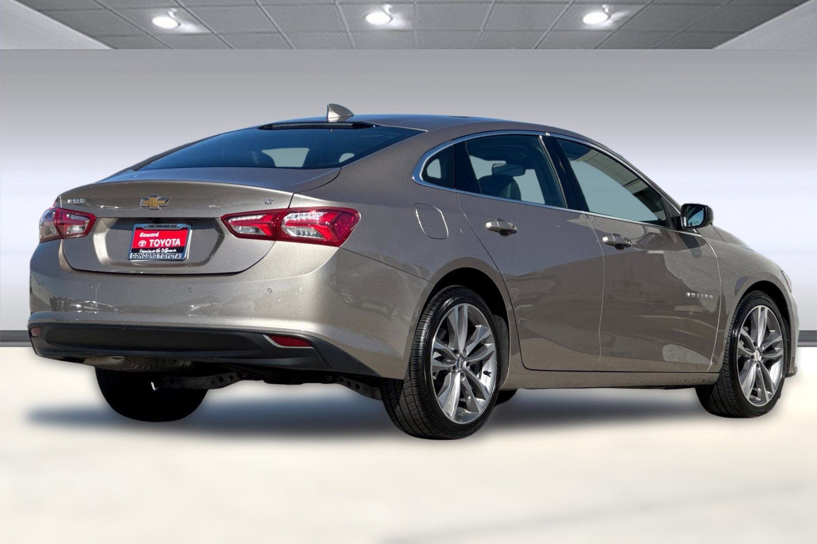 2024 Chevrolet Malibu Premier 2LT photo 2