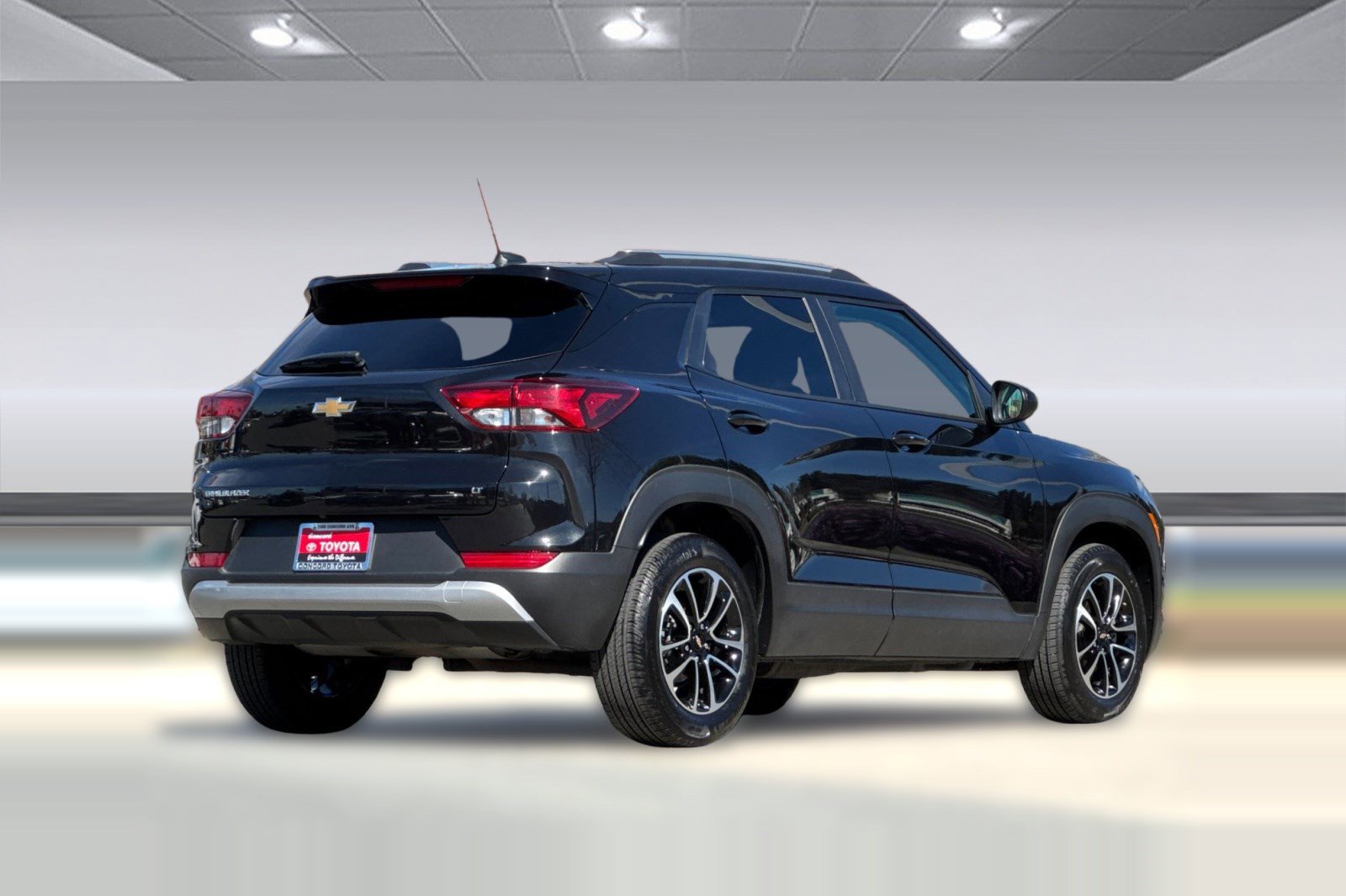 2025 Chevrolet Trailblazer LT photo 2