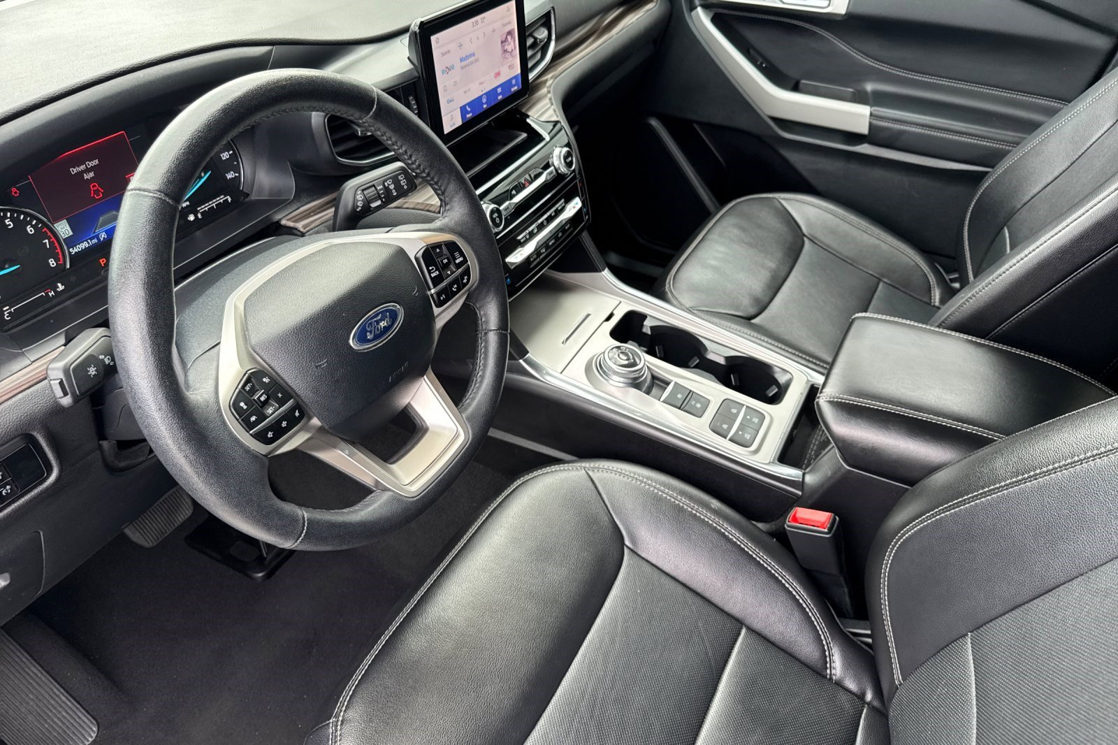 2024 Ford Explorer Limited photo 4