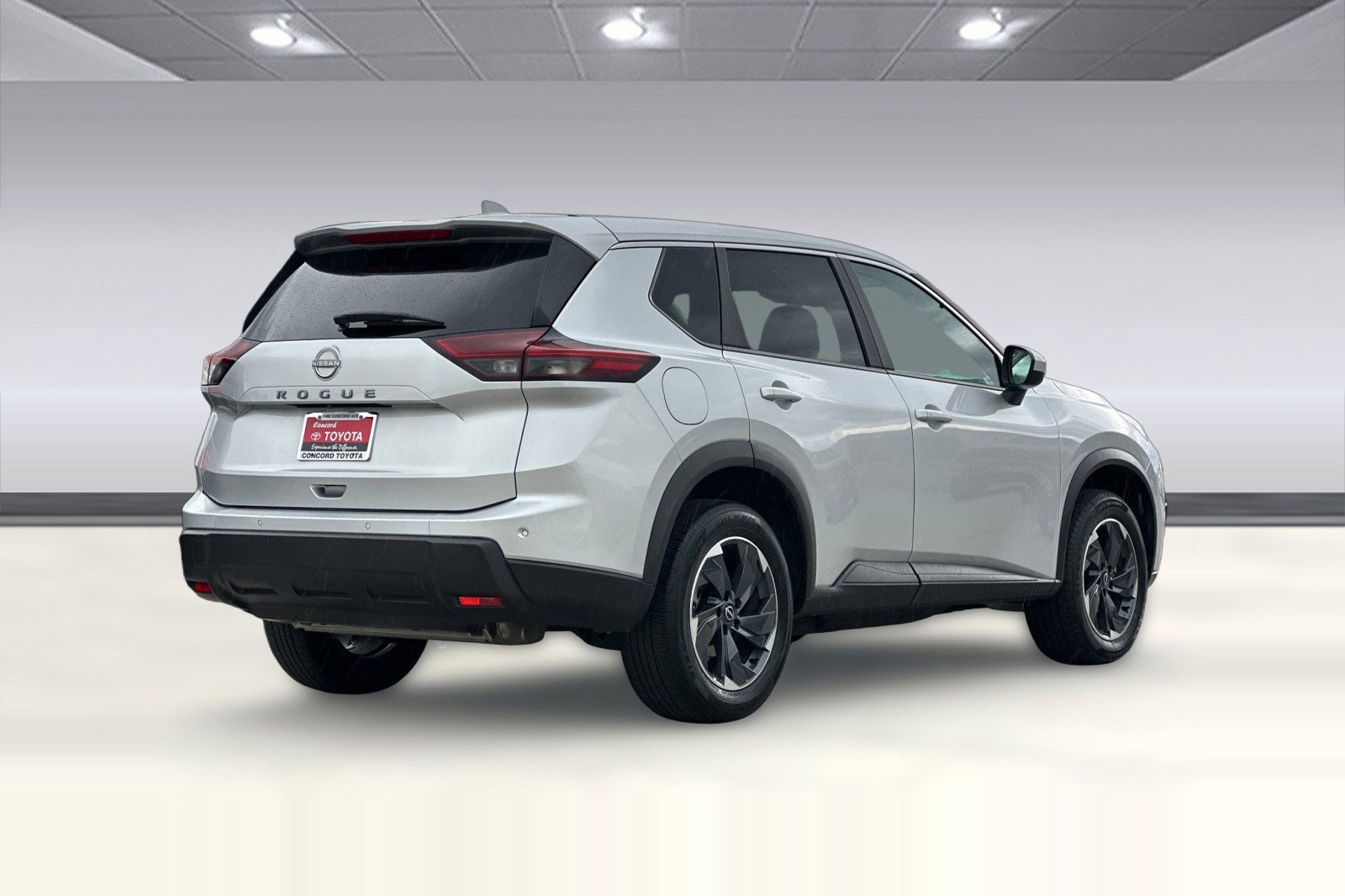 2025 Nissan Rogue SV photo 2