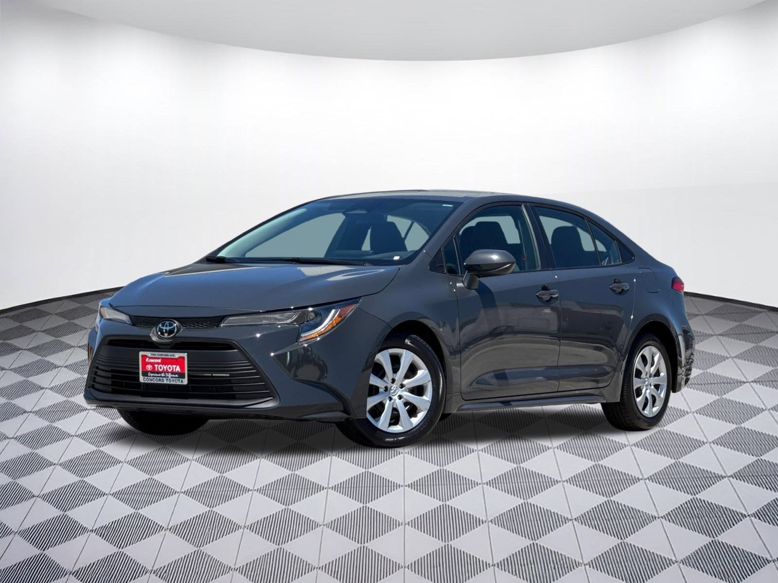 Used 2024 Toyota Corolla LE with VIN 5YFB4MDE8RP173813 for sale in Northfield, Minnesota