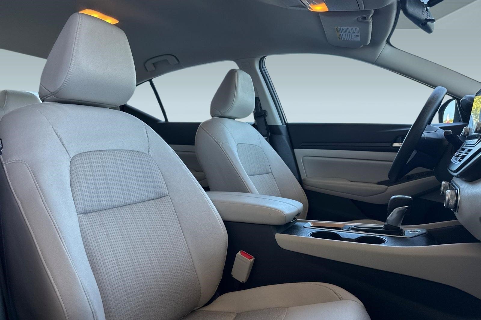 2025 Nissan Altima SV - Photo 27