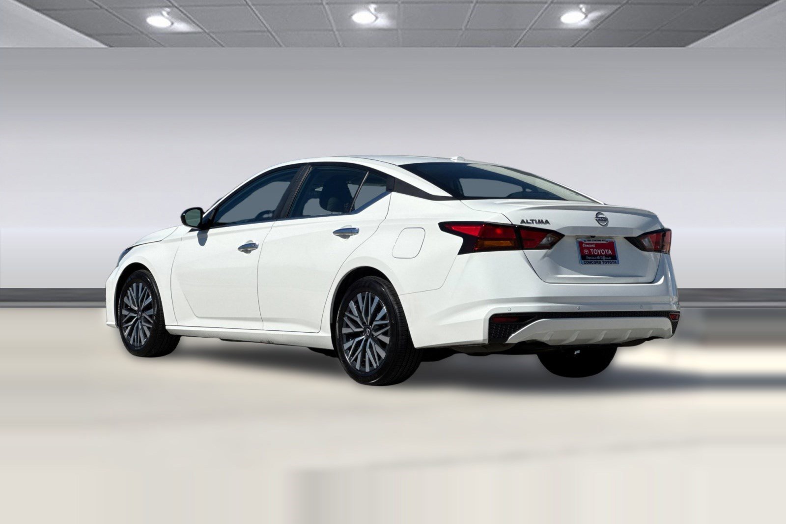 2025 Nissan Altima SV photo 6