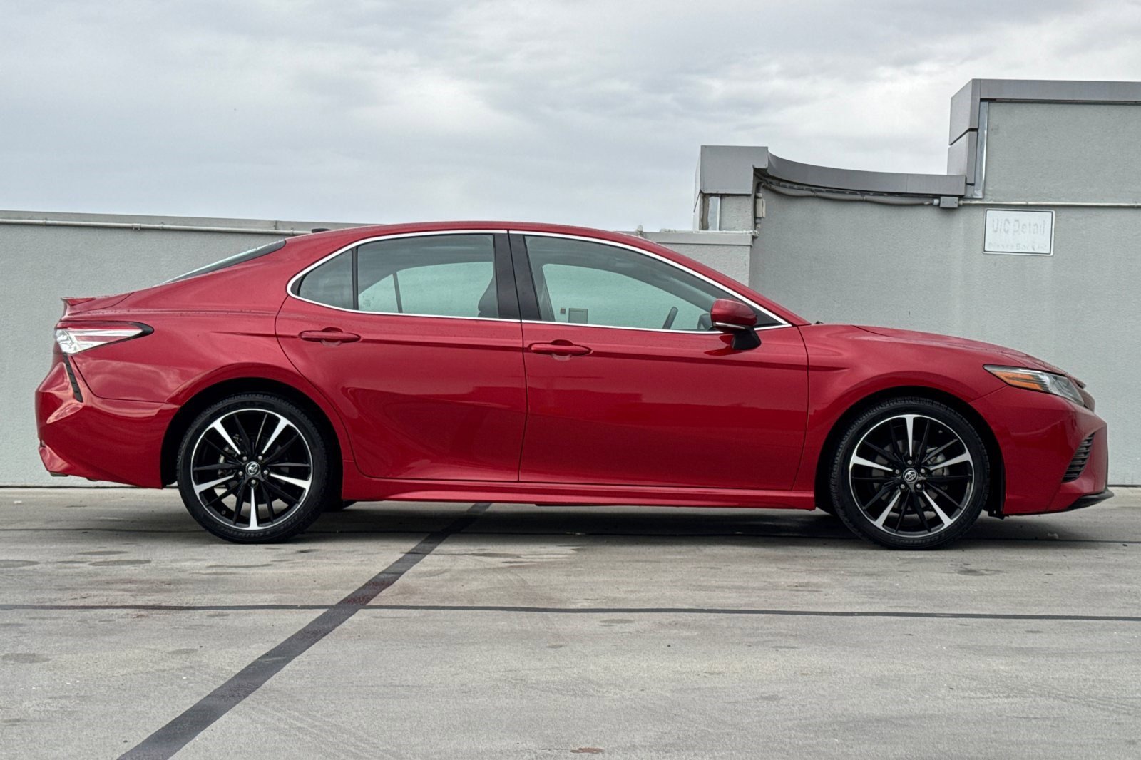 2019 Toyota Camry XSE V6 photo 2