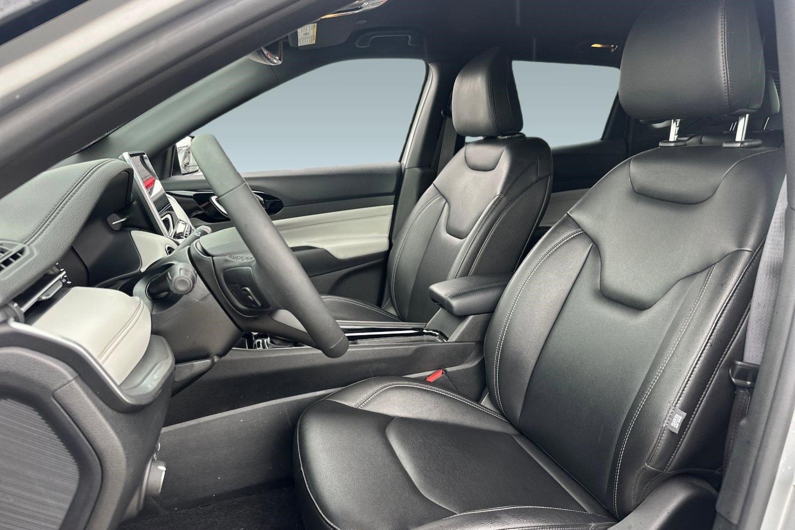 2025 Jeep Compass Limited photo 4