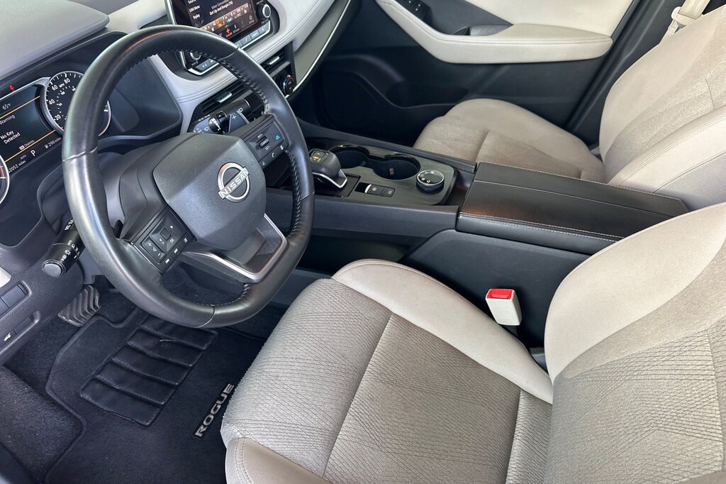 Used 2025 Nissan Rogue SV SUV