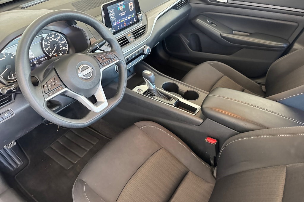 Used 2025 Nissan Altima SV Sedan