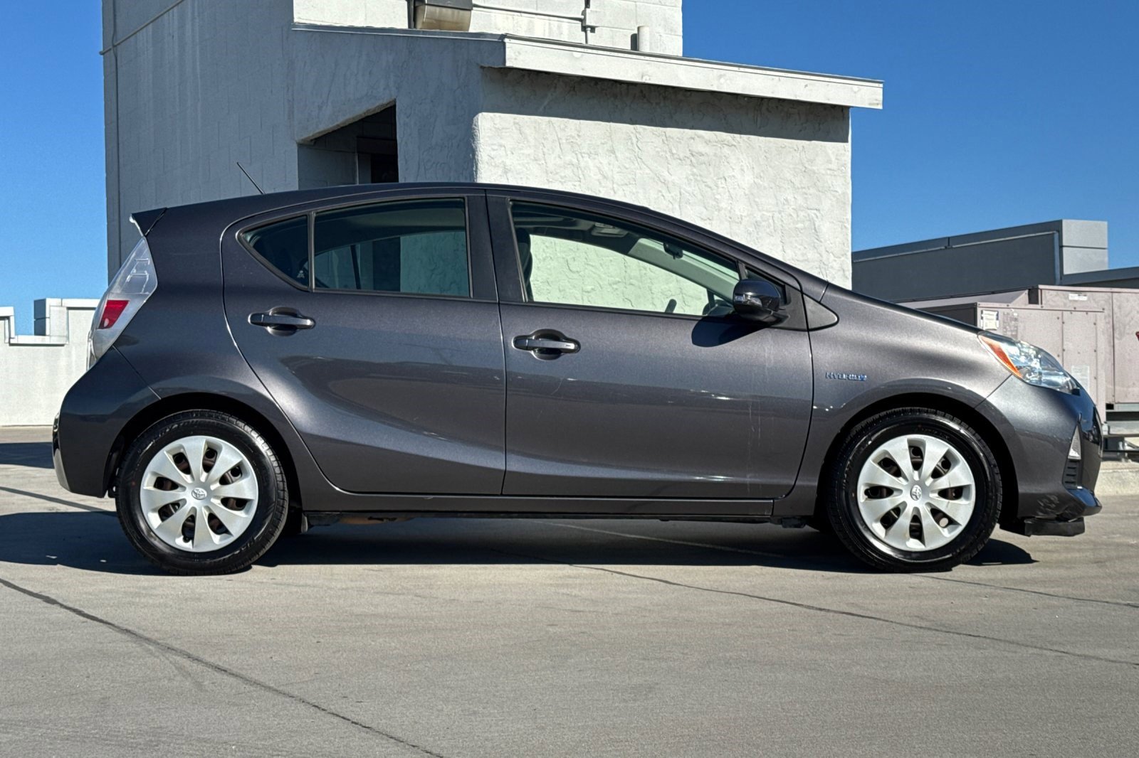 2013 Toyota Prius C Three photo 2