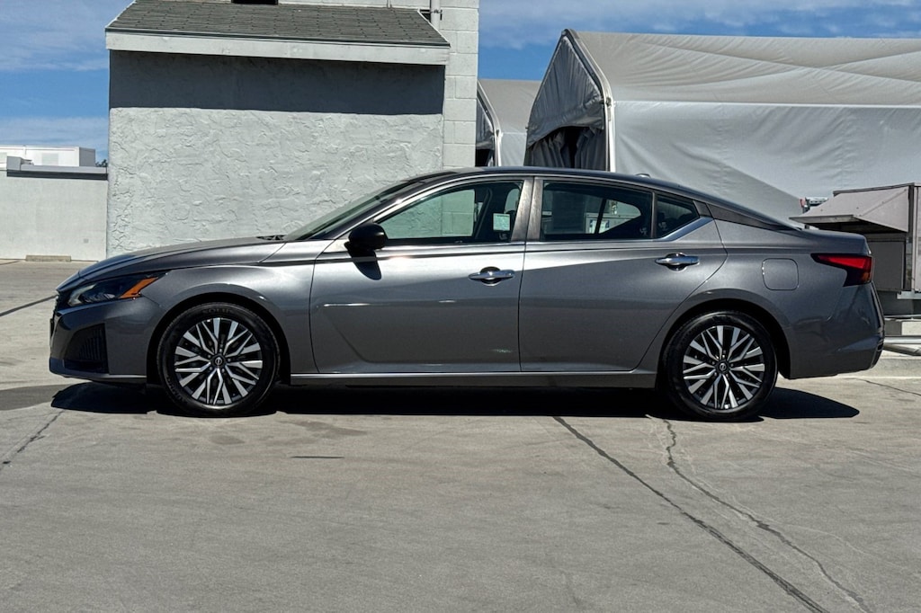 Used 2025 Nissan Altima SV Sedan