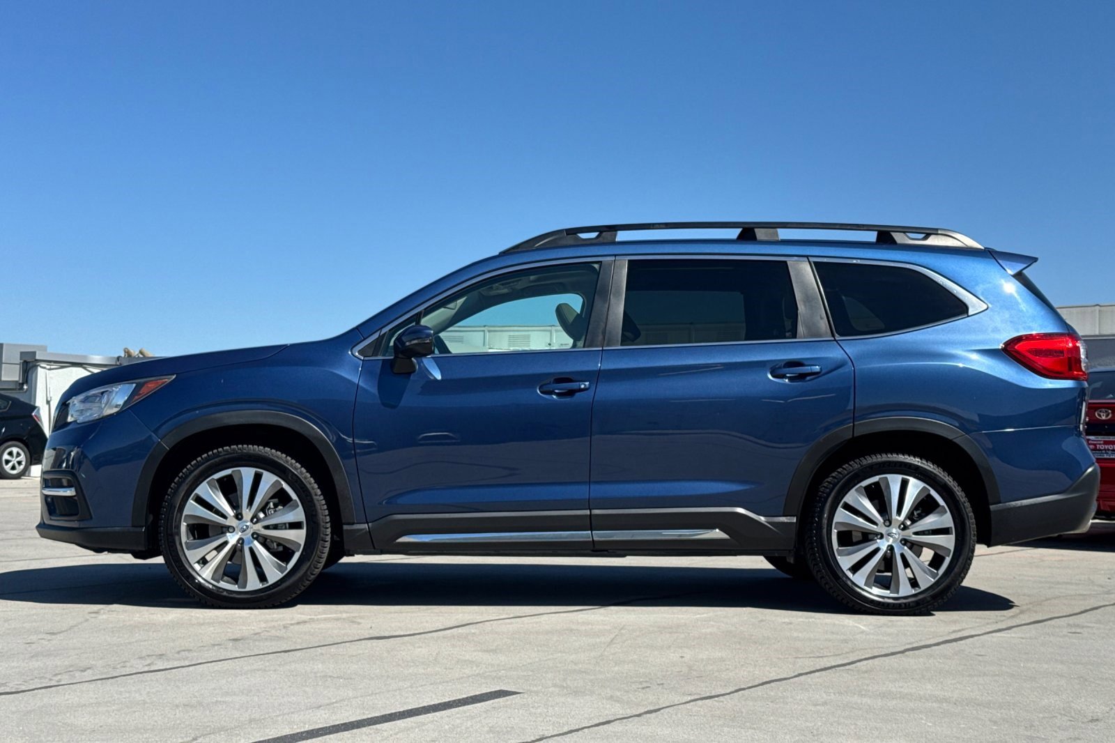 2022 Subaru Ascent Limited photo 2