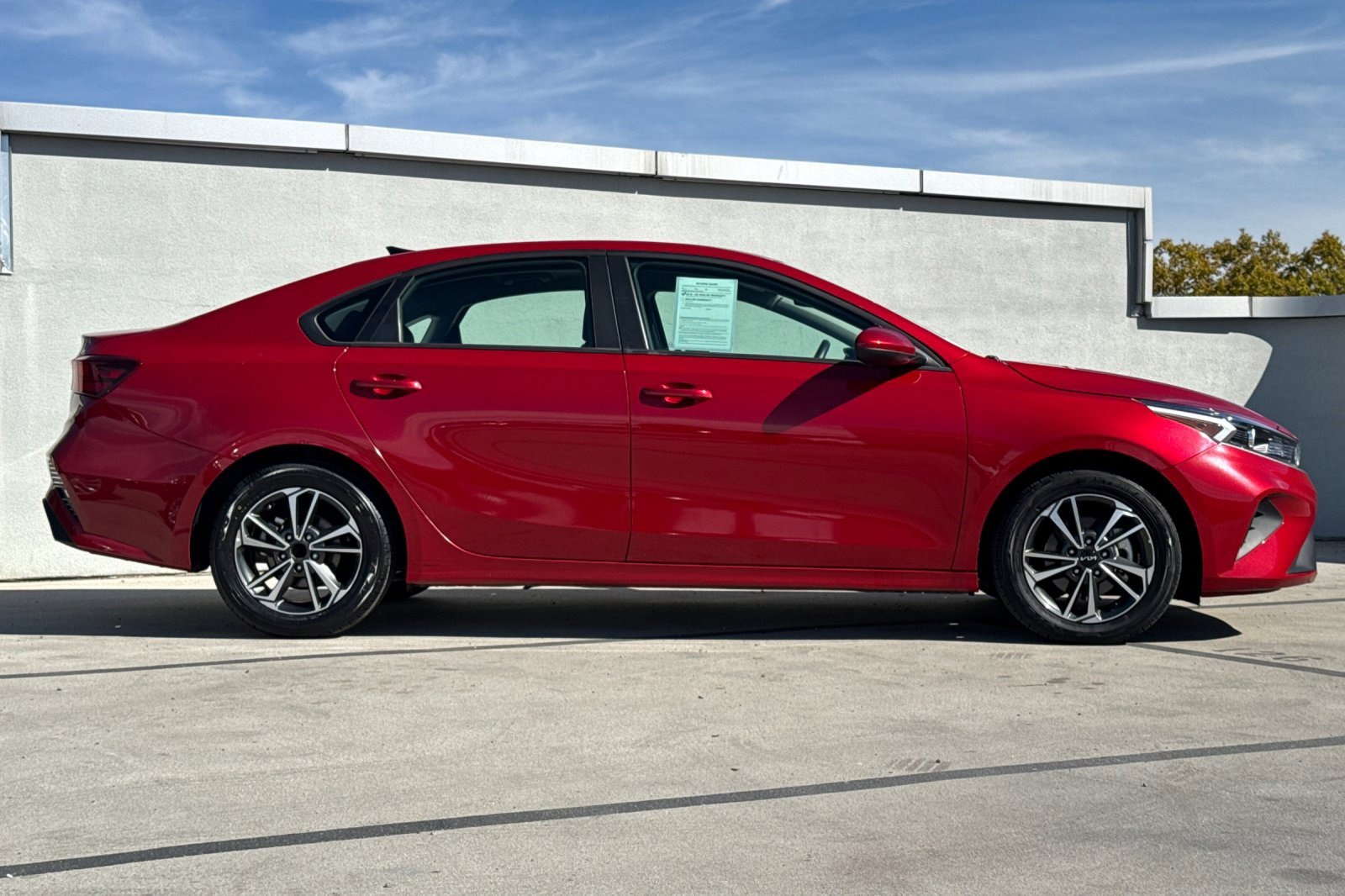 2024 Kia Forte LXS photo 2