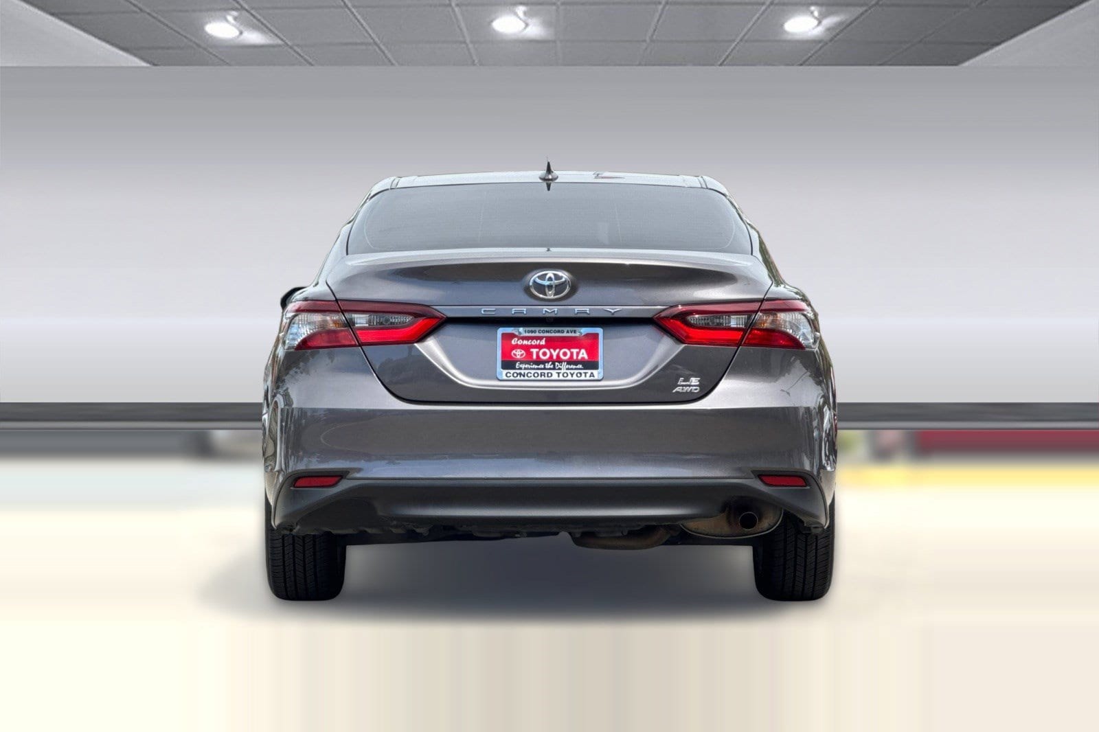 2023 Toyota Camry LE photo 3