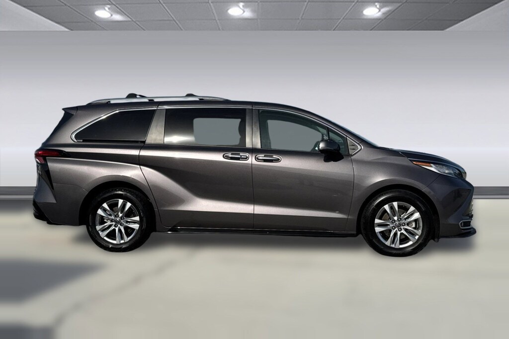 Certified 2022 Toyota Sienna Limited Van Passenger Van