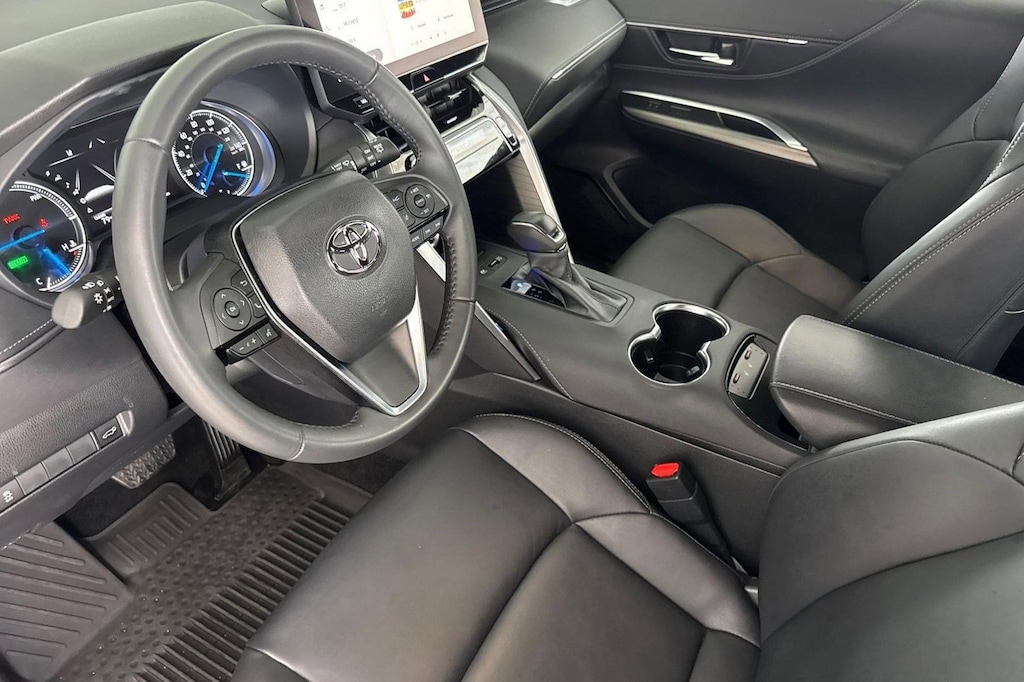 Used 2023 Toyota Venza XLE SUV