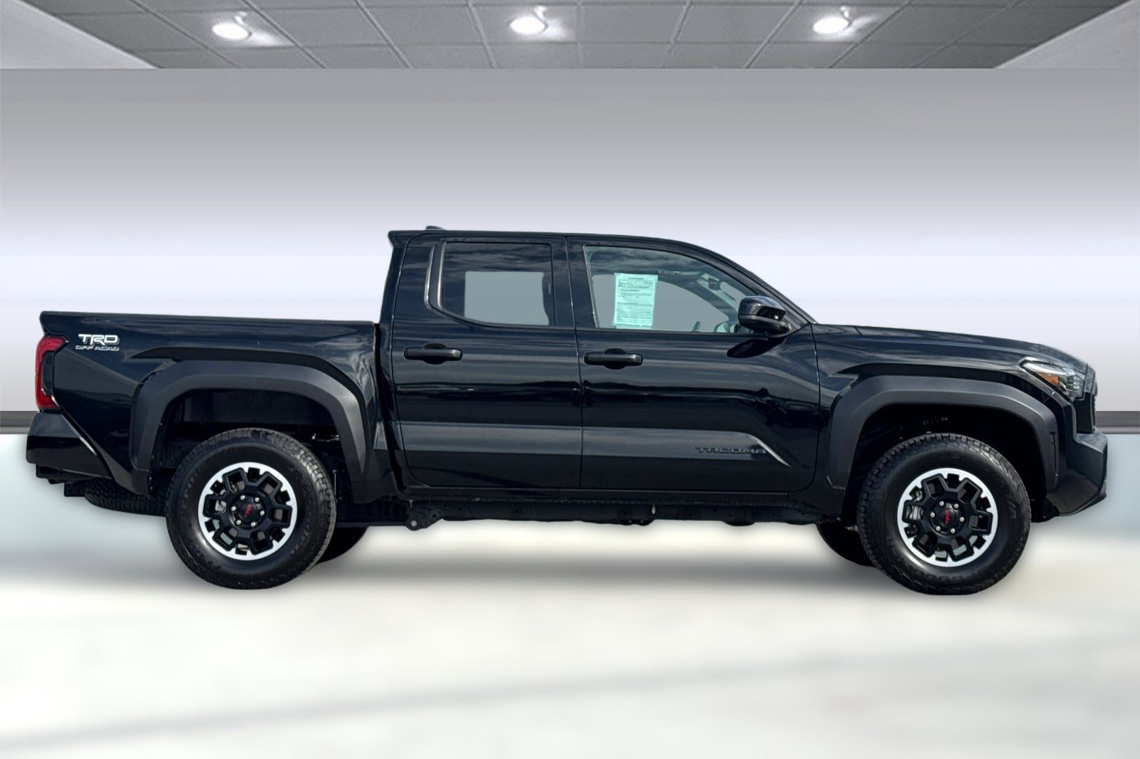 2025 Toyota Tacoma TRD photo 3