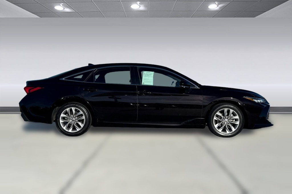 Used 2022 Toyota Avalon XLE Sedan