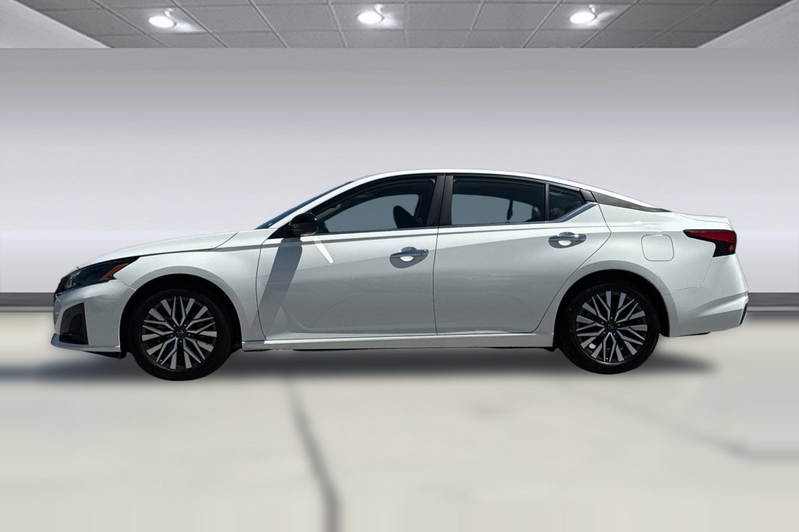 2025 Nissan Altima SV photo 6