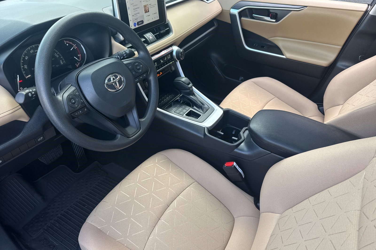 2025 Toyota RAV4 XLE photo 2