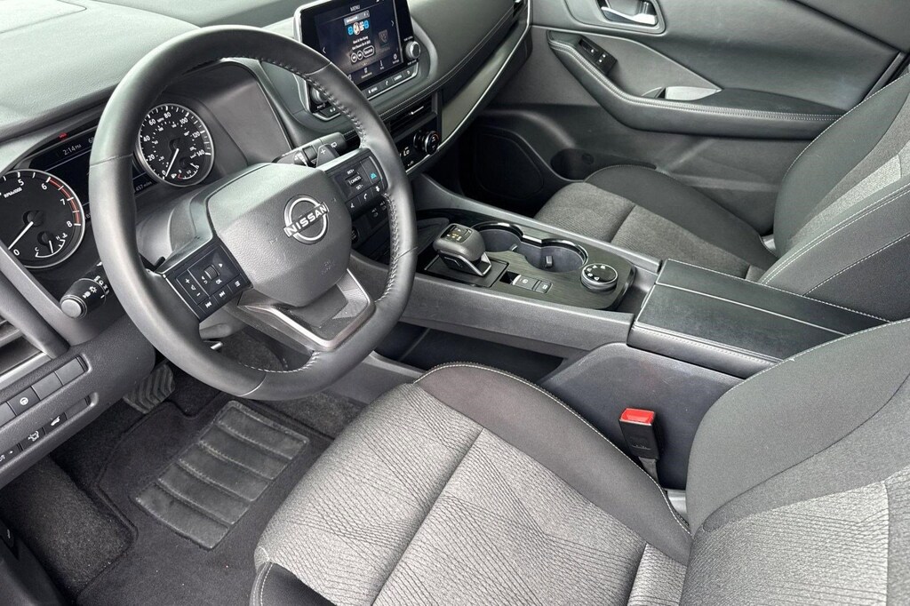 Used 2025 Nissan Rogue SV SUV