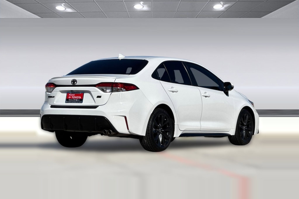 Used 2023 Toyota Corolla SE Sedan