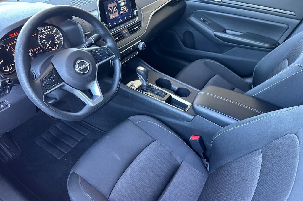 Used 2025 Nissan Altima SV Sedan