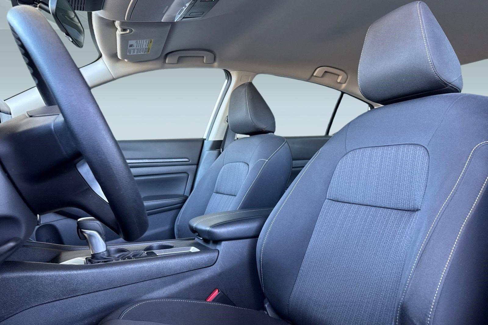 2025 Nissan Altima SV photo 4