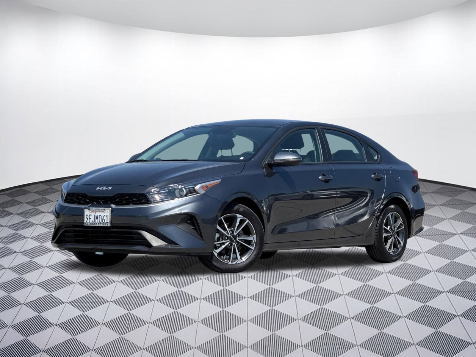 2023 Kia Forte LXS photo 2