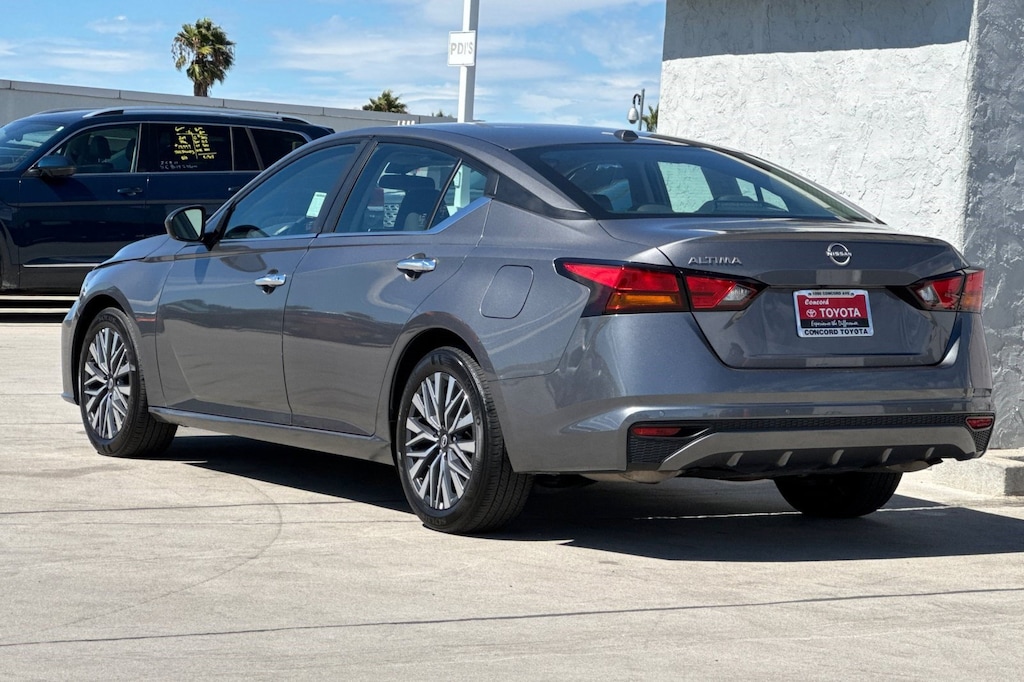 Used 2025 Nissan Altima SV Sedan