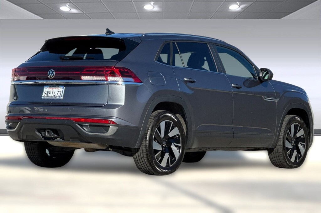 Used 2025 Volkswagen Atlas Cross Sport 2.0T SE w/Technology SUV