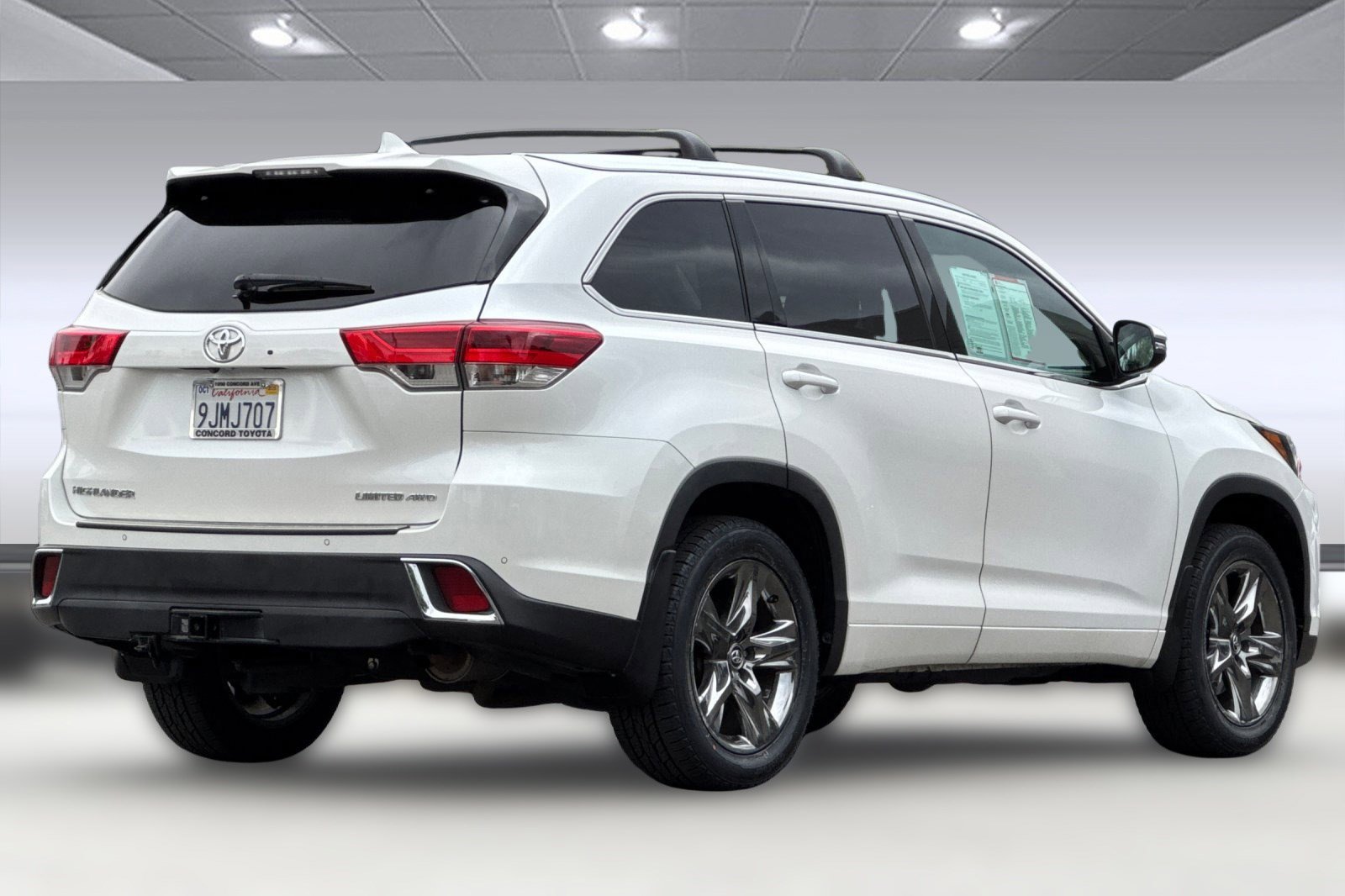 2019 Toyota Highlander Limited Platinum photo 3