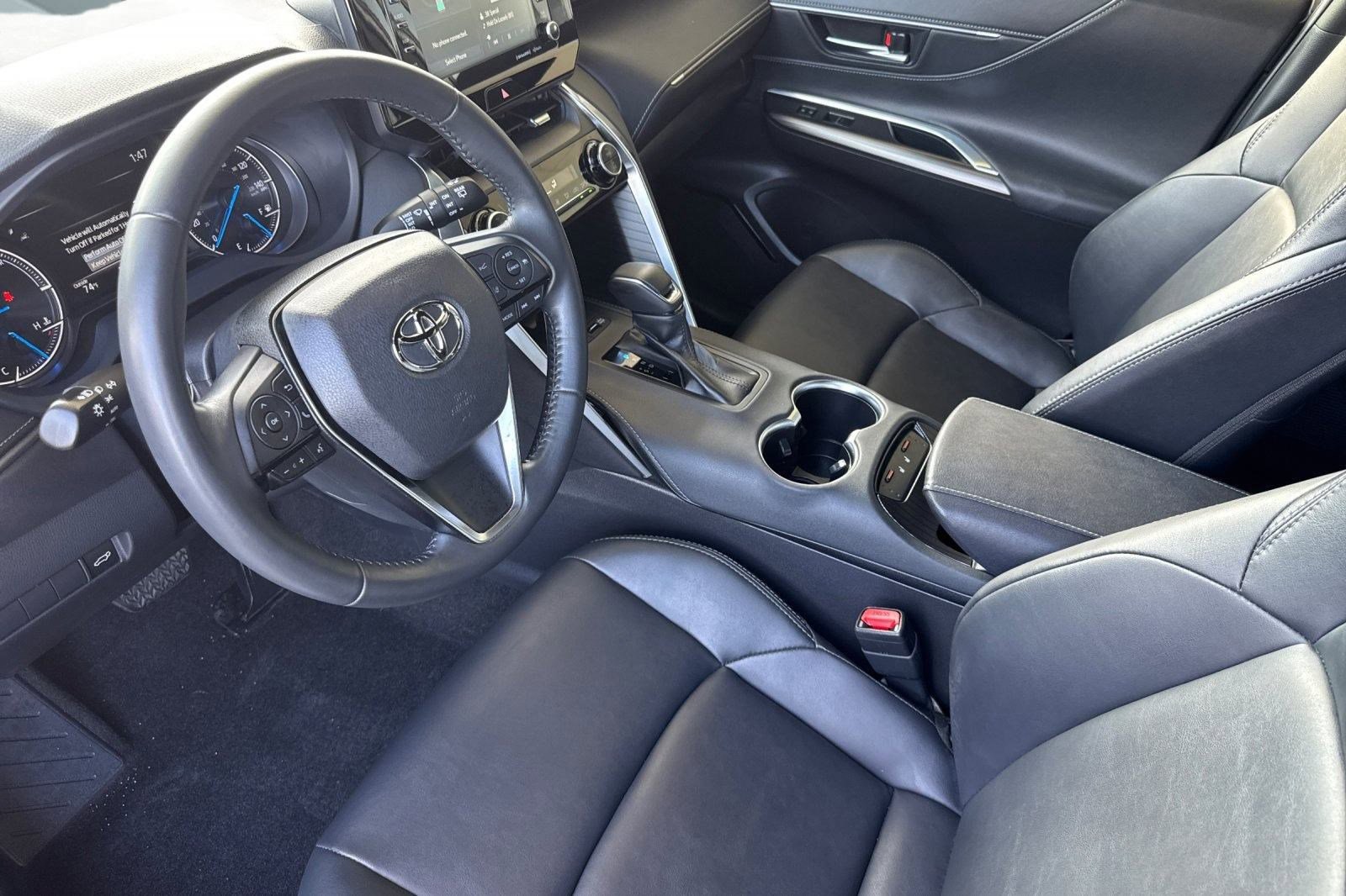 2022 Toyota Venza XLE photo 4