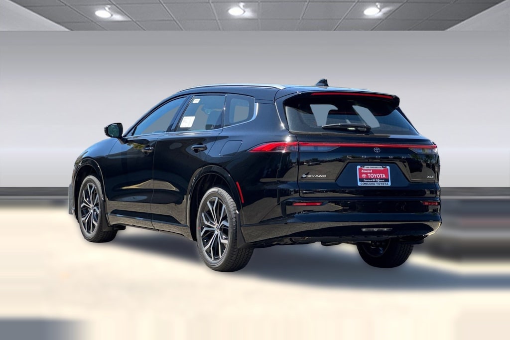 New 2026 Toyota Crown Signia XLE XLE