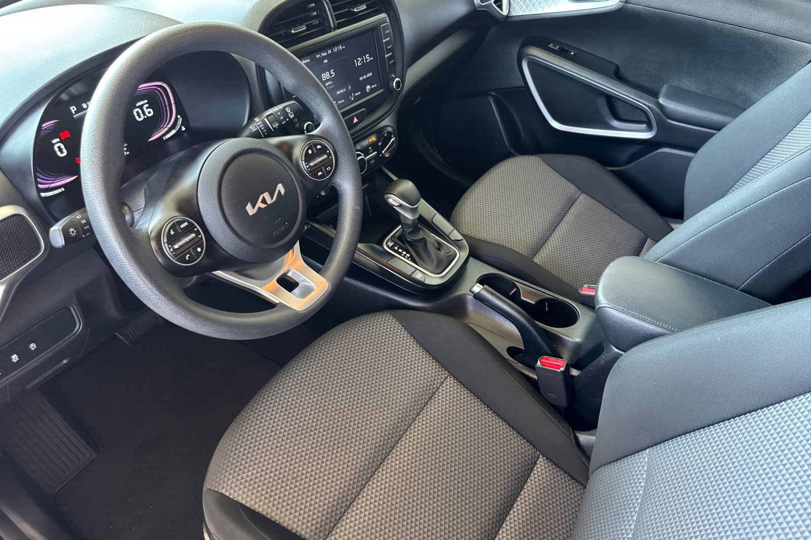 2024 Kia Soul LX photo 4