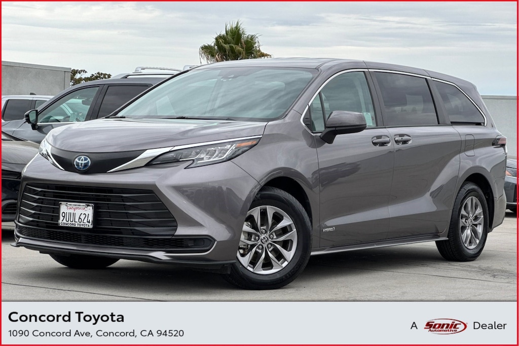 Certified 2021 Toyota Sienna LE Van