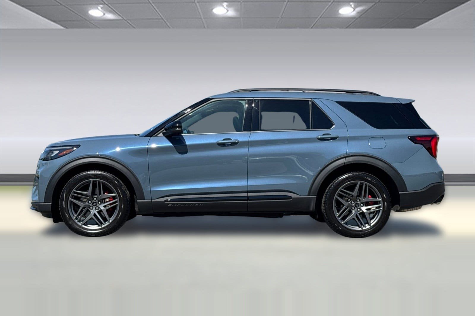 2025 Ford Explorer ST photo 5