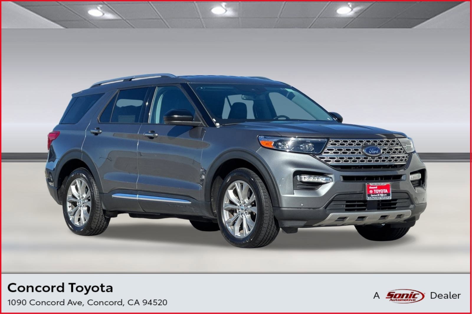 2023 Ford Explorer Limited's photo