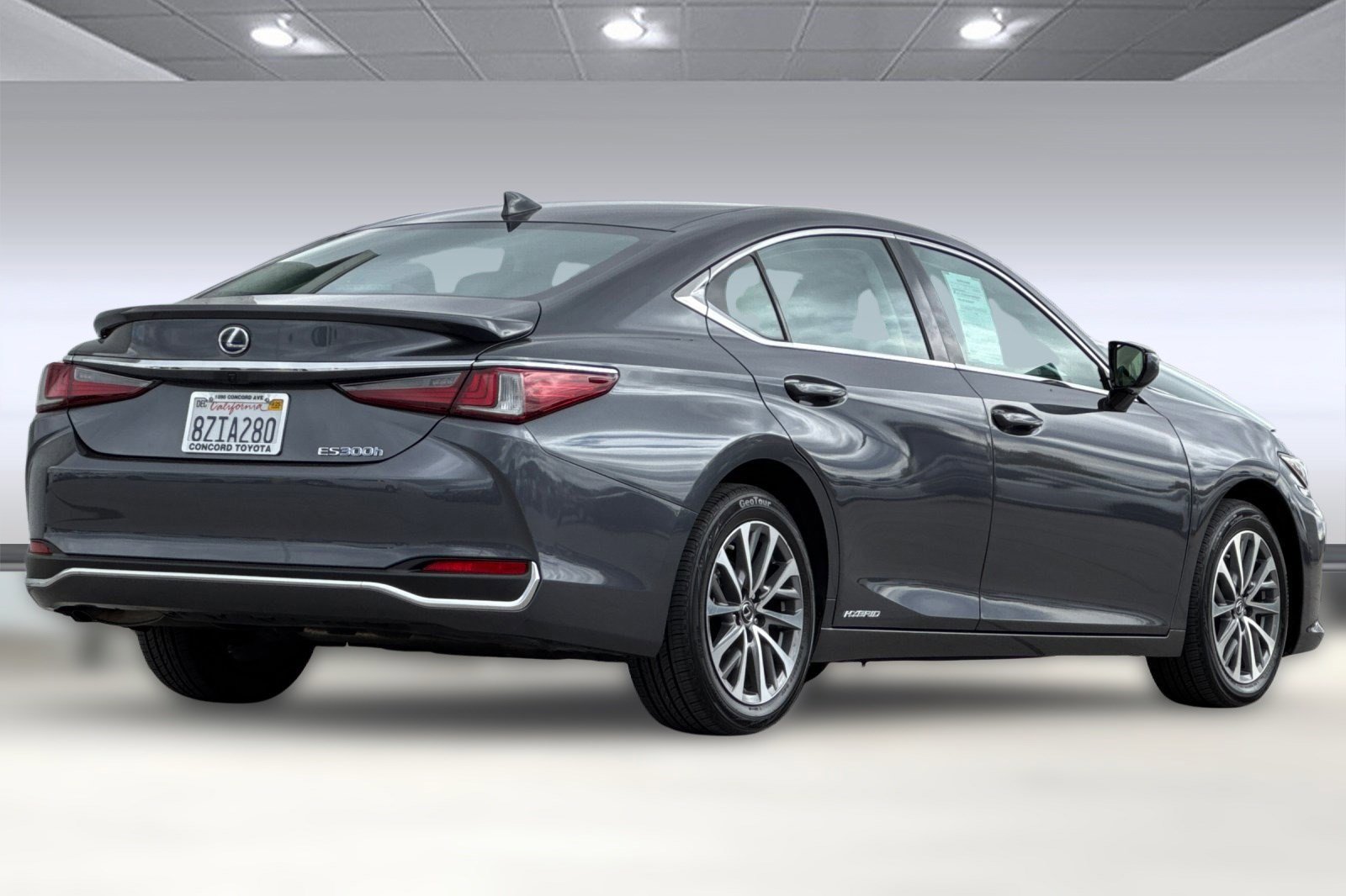2022 Lexus ES 300h photo 3