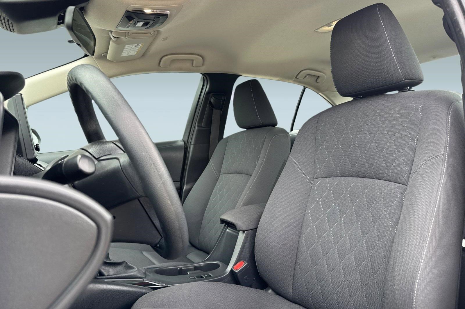 2024 Toyota Corolla LE photo 4