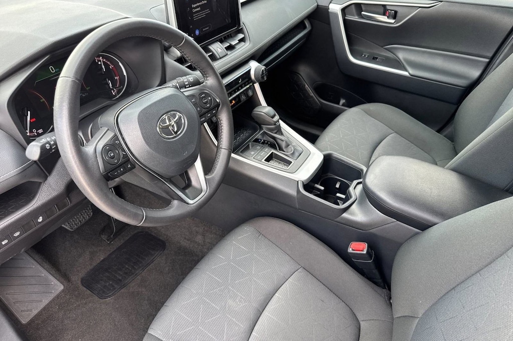 Used 2025 Toyota RAV4 XLE SUV